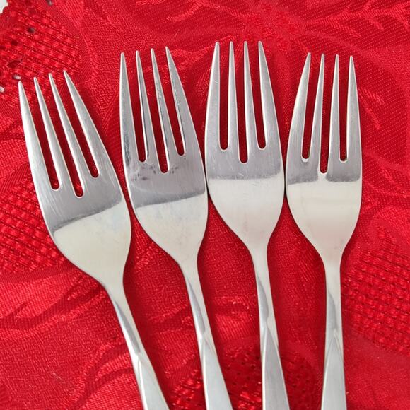 4X DF Oneida Oneidacraft Deluxe Stainless Wintersong Dinner Forks - Picture 3 of 10